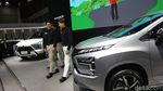 Momen Menteri Perindustrian Jajal Mobil Mitsubishi di IIMS 2025