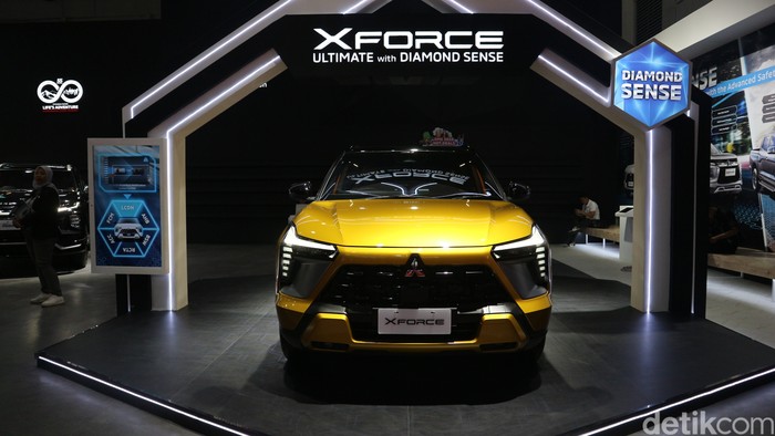 Mitsubishi turut meramaikan Indonesia International Motor Show (IIMS) 2025. Menteri Perindustrian Agus Gumiwang Kartasasmita turut menjajal mobil Mitsubishi.