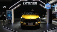 Booth MMKSI menampilkan total 11 unit kendaraan, termasuk model unggulan Xpander, Xpander Cross, Xforce, Pajero Sport, dan Triton, serta 5 unit test drive kendaraan penumpang, yang memungkinkan pengunjung merasakan performa luar biasa, teknologi canggih, dan kenyamanan kendaraan Mitsubishi Motors secara langsung. 