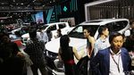 Momen Menteri Perindustrian Jajal Mobil Mitsubishi di IIMS 2025