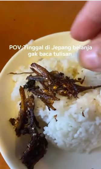 Ngakak! Niat Beli Ikan Asin, Pria Ini Salah Beli Pakan Anjing