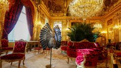 Pameran Louvre Couture Hadirkan Seni dan Mode yang Memukau
