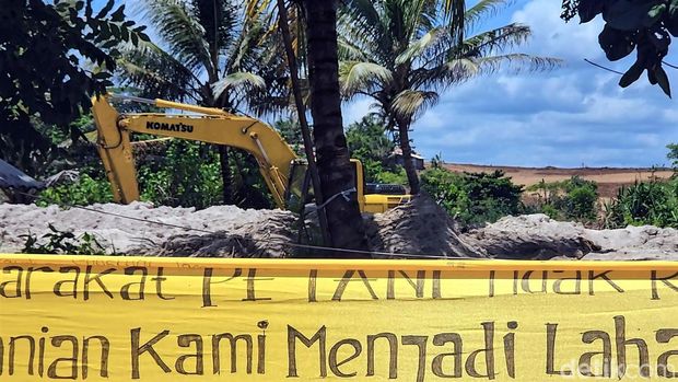 Penolakan Warga Terkait Pembangunan Tambak Udang di Surade, Sukabumi