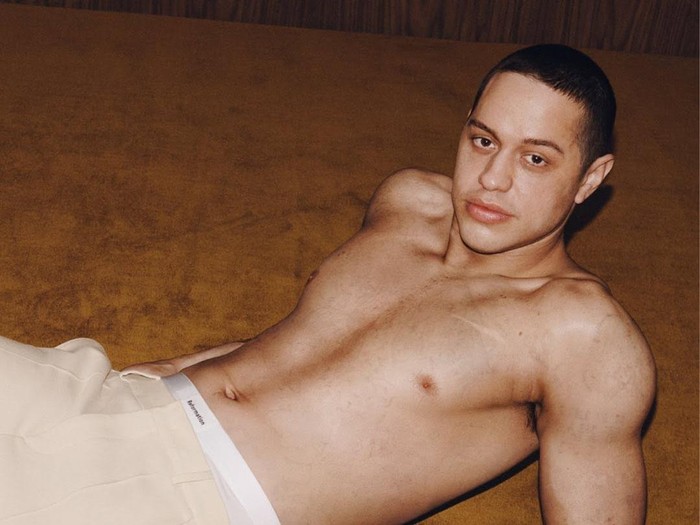 Penampilan Pete Davidson setelah hapus tato.