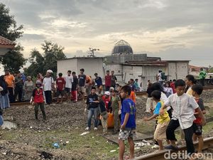 Siswi SMKN 10 Semarang Tewas Tertabrak Kereta Api Usai Terobos Palang