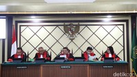 Vonis terhadap Harvey ini jauh lebih tinggi dari tuntutan jaksa. Jaksa sebelumnya menuntut 12 tahun penjara terhadap Harvey. 