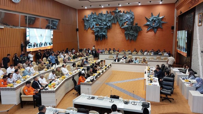 Raker Kementerian PU dengan DPR