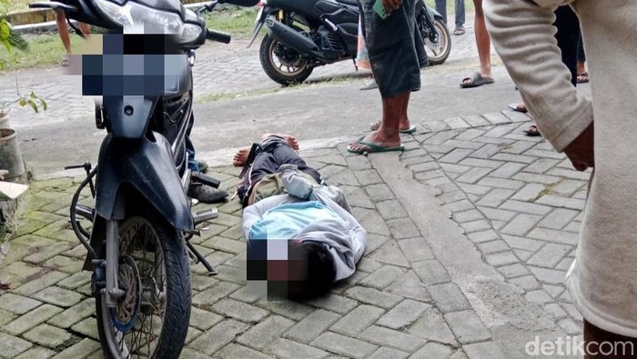 Remaja pelaku penusukan terhadap orang tuanya sendiri di Sukodono, Sidoarjo.