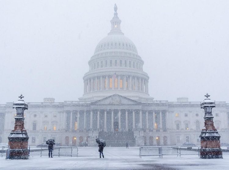 Salju Selimuti Gedung Capitol Amerika Serikat