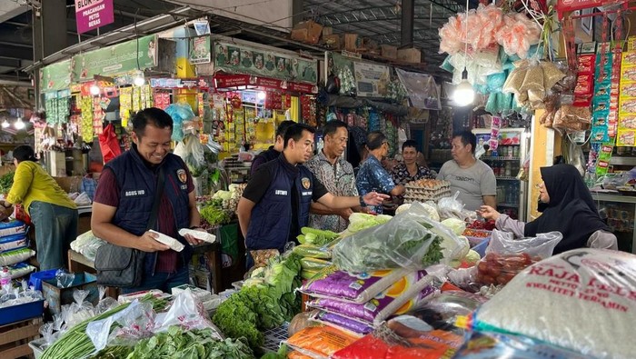 Satgas pangan Polres Gresin sidak di Pasar Baru