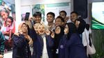 Semringah Ratusan Mahasiswa Indonesia Terima Beasiswa