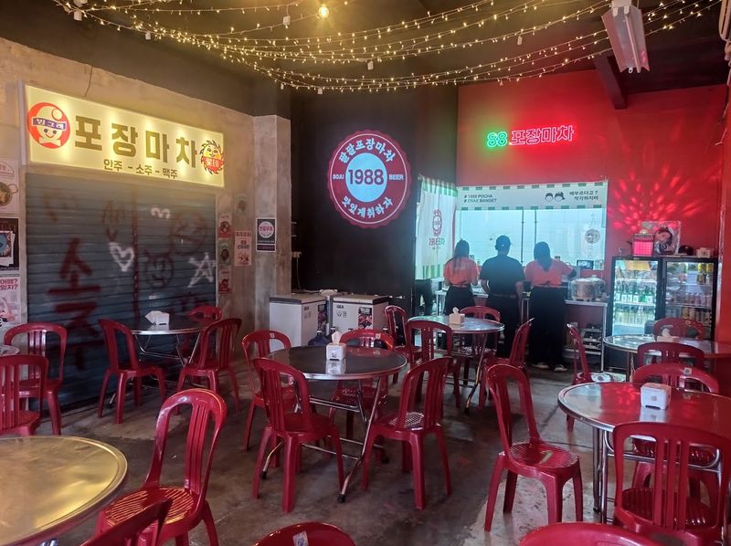 Seru! Nongkrong di 4 Warung Tenda yang Tawarkan Menu Korea