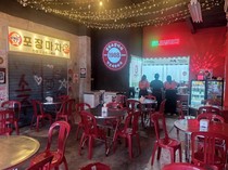 Seru! Nongkrong di 4 Warung Tenda yang Punya Menu Korea Populer