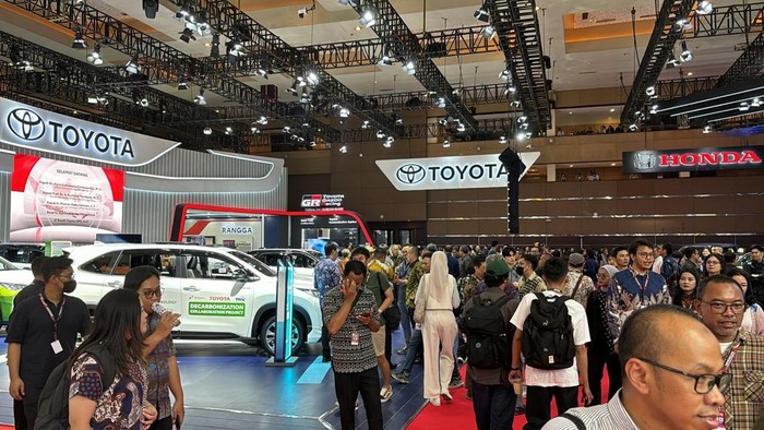 Suasana IIMS 2025