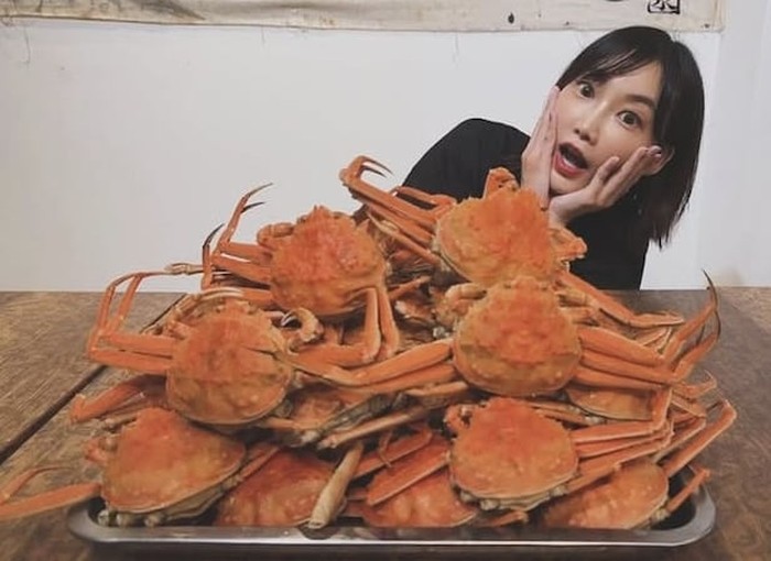 Wanita Ini Pensiun Usai 10 Tahun Jadi Konten Kreator Mukbang
