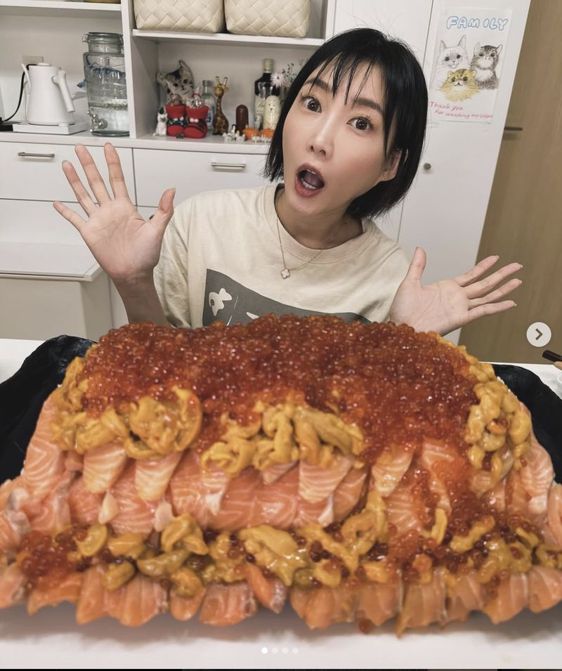 Wanita Ini Pensiun Usai 10 Tahun Jadi Konten Kreator Mukbang