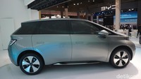 Ada dua pilihan warna ditawarkan pada New cloud EV ini: Aurora Silver serta Tungsten Steel Grey.  