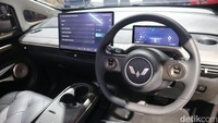 Pembaruan lain yang diperkenalkan adalah pada wheel cap. Desainnya kini lebih aerodinamis dengan pola 3 palang. New AirEv ini dibanderol dengan harga mulai Rp 184 jutaan.  