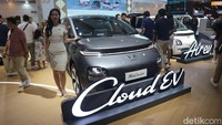 Selain AirEV, Wuling juga menawarkan opsi baru pada Cloud EV. Pilihan baru CloudEV adalah varian Pro dan Lite.  