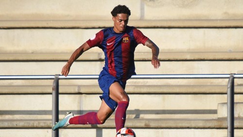 Joao Mendes de Assis Moreira, son of Ronaldinho Gaucho, playing with the FC Barcelona youth team in a match against SD Huesca, in Barcelona, on 08th october 2023. (Photo by Noelia Deniz/Urbanandsport /NurPhoto via Getty Images)