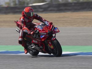 MotoGP 2025: Peluang Bagnaia dan Marc Marquez Juara Dunia Sama Besar!