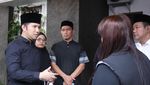 Jenazah Renville Antonio Tiba di Rumah Duka