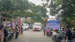 Suasana Kedatangan Jenazah Renville Antonio di Rumah Duka
