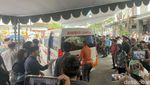 Suasana Kedatangan Jenazah Renville Antonio di Rumah Duka
