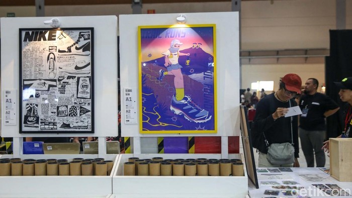 Berburu Sepatu di Jakarta Sneaker Day Jakarta Sneaker Day (JSD) tengah digelar di Jakarta Convention Center (JCC). Ini tempat kaum muda berburu sneakers dan apparel idaman.