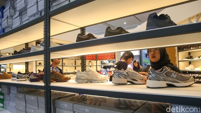 Jakarta Sneaker Day (JSD) tengah digelar di Jakarta Convention Center (JCC). Ini tempat kaum muda berburu sneakers dan apparel idaman.