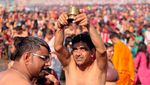 Bingkai Sepekan: Kumbh Mela, Merawat Tradisi Berharap Pengampunan Dosa Bingkai Sepekan: Kumbh Mela, Merawat Tradisi Berharap Pengampunan Dosa