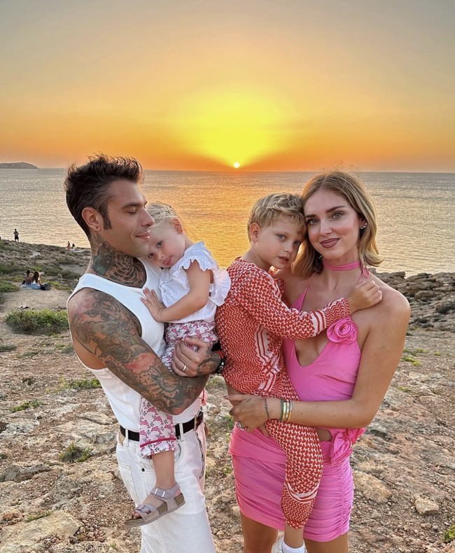 Chiara pun mendapatkan fakta lain yang diungkap oleh Fedez sendiri beberapa hari sebelum Natal 2024. Ibu dua anak itu mengakui bahwa ia telah menjalin hubungan dengan Angelica sejak 2017. Foto: Instagram