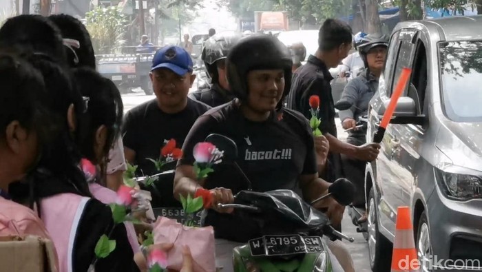 hari valentine di SMAK Untung Suropati Sidoarjo