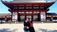 Danang DA dan istrinya, Hemas Nusa, membagikan kabar bahagia dari keluarganya. Setelah tiga tahun menikah, akhirnya Hemas Nusa mengandung anak pertama. Foto: Instagram/hemasnusa
