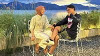 Danang DA merasa sangat bersyukur atas rezeki yang diterimanya. Bahkan ia mengaku sampai menangis bahagia ketika mengetahui hal tersebut. Foto: Instagram/hemasnusa