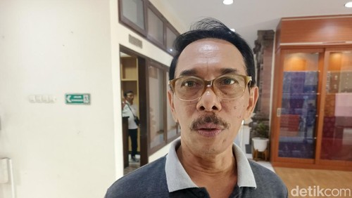 Kepala Dinas Pariwisata dan Kebudayaan Jembrana, Anak Agung Komang Sapta Negara, saat ditemui detikBali di Kantor Bupati Jembrana, Jumat (14/2/2025).