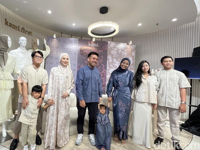 Koleksi Lebaran Kami. bertajuk Wrapped in Blessings.