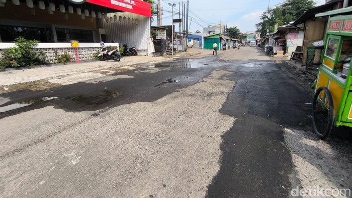 Kondisi jalan Dr Sutomo Kota Cirebon setelah diperbaiki