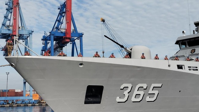 Cerita tentang Jet Tempur Israel Mengitari Kapal Perang Indonesia