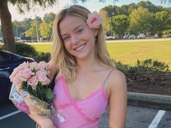 Potret Lexi Minetree, Pemeran Elle Woods Muda dalam Serial Legally Blonde