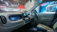 Dari sisi keamanan Honri Boma sudah memiliki bodi mobil bergaya sangkar yang diperkuat, baja berkekuatan tinggi sebanyak 4 lapis untuk kolom A, B. Fitur lainnya adalah kunci yang membuka otomatis saat bertabrakan, baterai tahan debu dan air dengan standar IP67.  