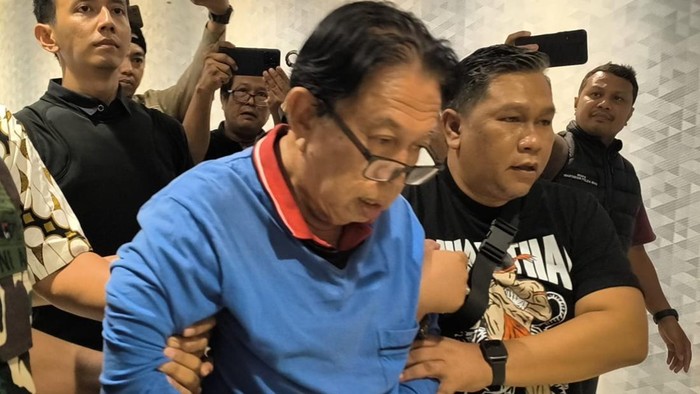 Nader Thaher dibawa ke Kejati Riau (Dok Raja Adil Siregar)