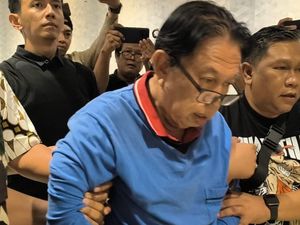 Koruptor Buron 19 Tahun Ditangkap-Eks Pj Walkot Pekanbaru Diperiksa Polda