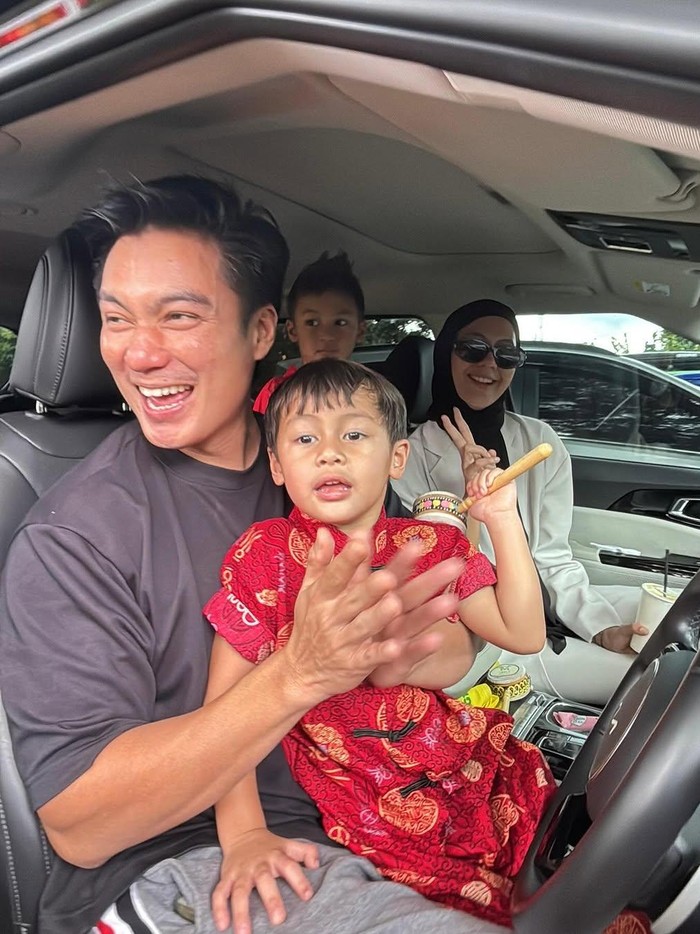 Paula Verhoven dan Baim Wong