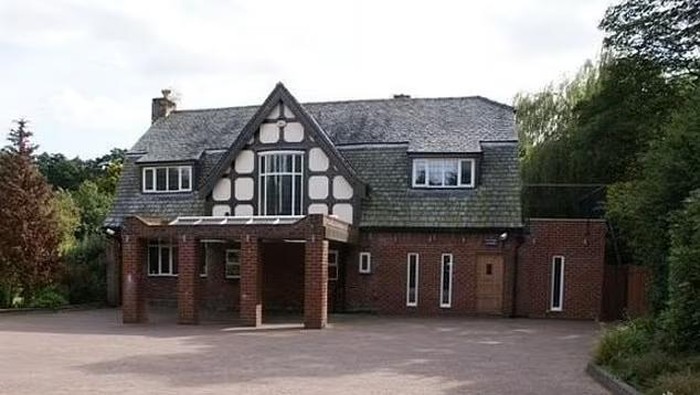 Penampakan rumah Jermaine Pennant pada awal dibeli 2006 lalu