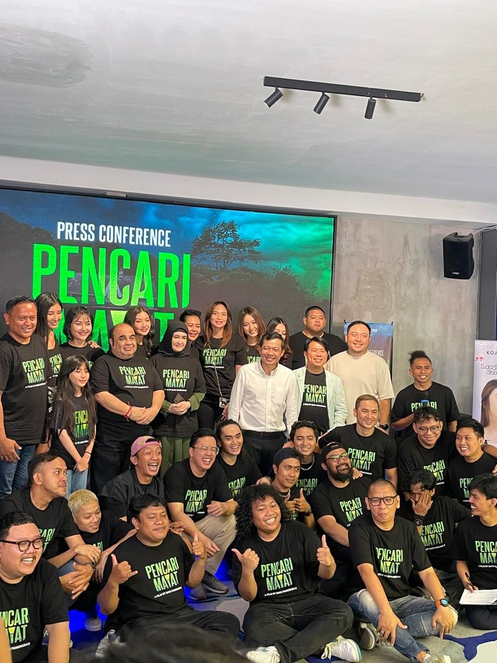 Film Pencari Mayat menggabungkan horor dan komedi, dibintangi aktor dan komika ternama.