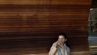 Di Instagram, Sarah Manzel sering membagikan keseruannya saat hangout. Banyak momennya saat ngopi di kafe-kafe keren. Foto: Instagram @sarah_menzel