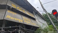 Posisinya tepat di persimpangan lampu merah Radio Dalam. Tempatnya berada pada lokasi hook yang cukup nyaman untuk dikunjungi. Foto: detikcom/Diah Afrilian