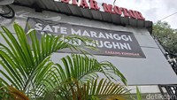 Namanya Sate Maranggi Guru Mughni. Tempat makan sate yang pertama kali buka di Kuningan ini juga memiliki cabang di kawasan Radio Dalam. Foto: detikcom/Diah Afrilian