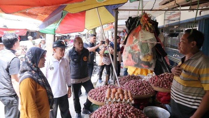 Satgas pangan Polres Blitar sidak ke pasar